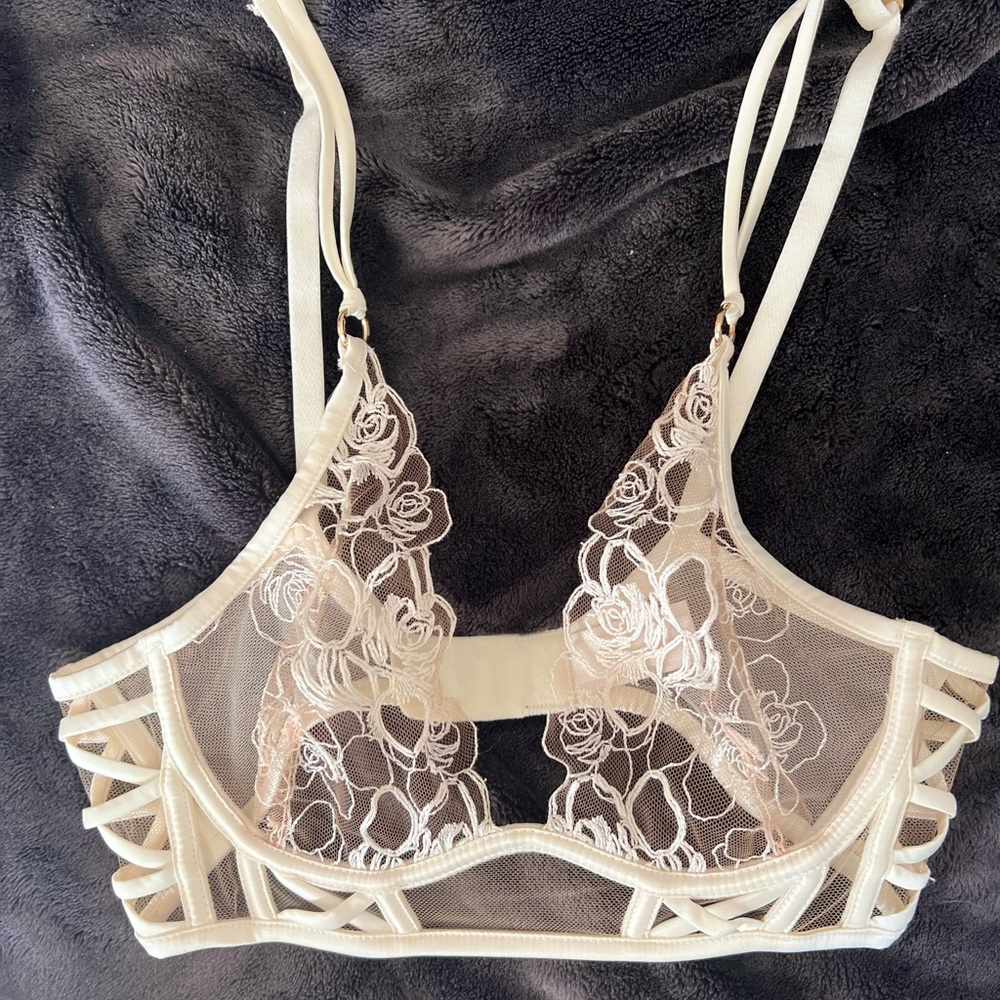 Honey birdette 32b bras 7 pairs